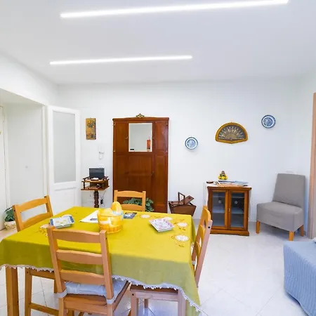 Nyaraló Alle 6 Palme *
